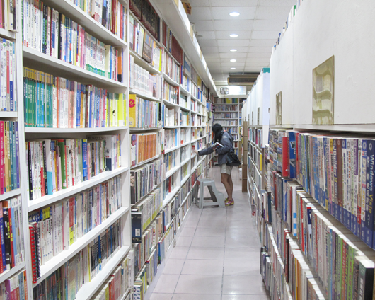 語宸書店是中壢學子們挖寶的好地方
